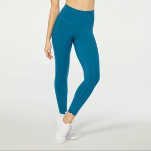 NEW Scalloped Ankle Leggings